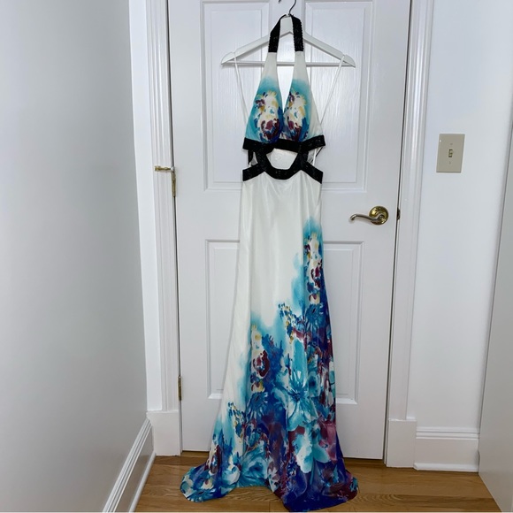 Sexy White & Blue Floral Pattern Open Back Evening Gown - Picture 3 of 8